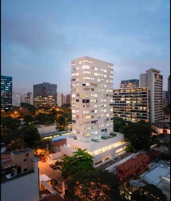 Studio Luxo Faria Lima Arthur Casas Ferreira Lobo Sao Paulo