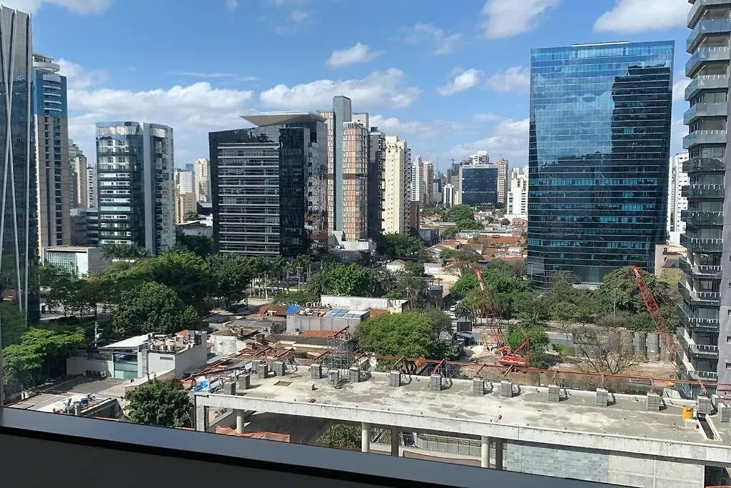 Studio Luxo Faria Lima Arthur Casas Ferreira Lobo Sao Paulo