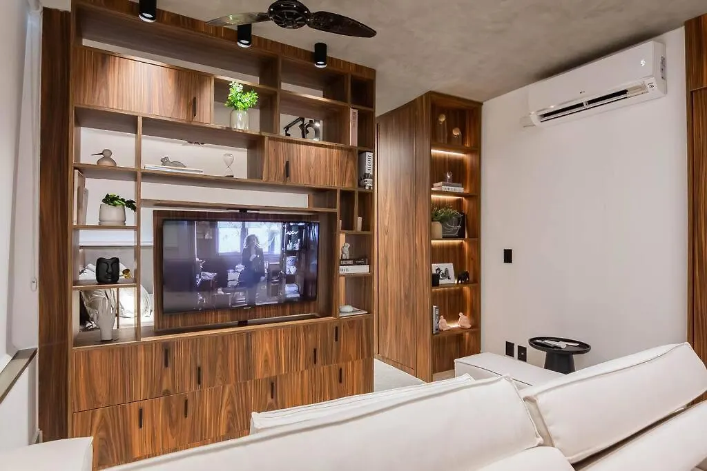 Studio Luxo Faria Lima Arthur Casas Ferreira Lobo San Paolo Brasile